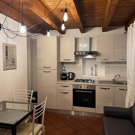 Houseberg Quarenghi *