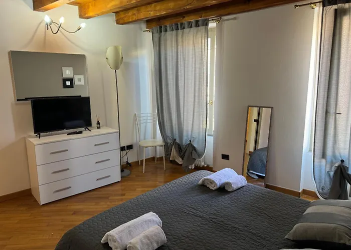 Houseberg Quarenghi Апартаменти