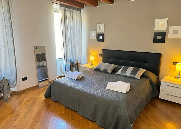 Апартаменти Houseberg Quarenghi